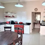 Luxury Retreat - Home-Away-From-Home Near The Beach