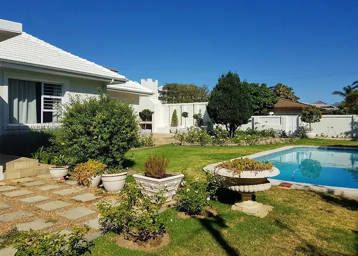 Luxury Retreat - Home-Away-From-Home Near The Beach