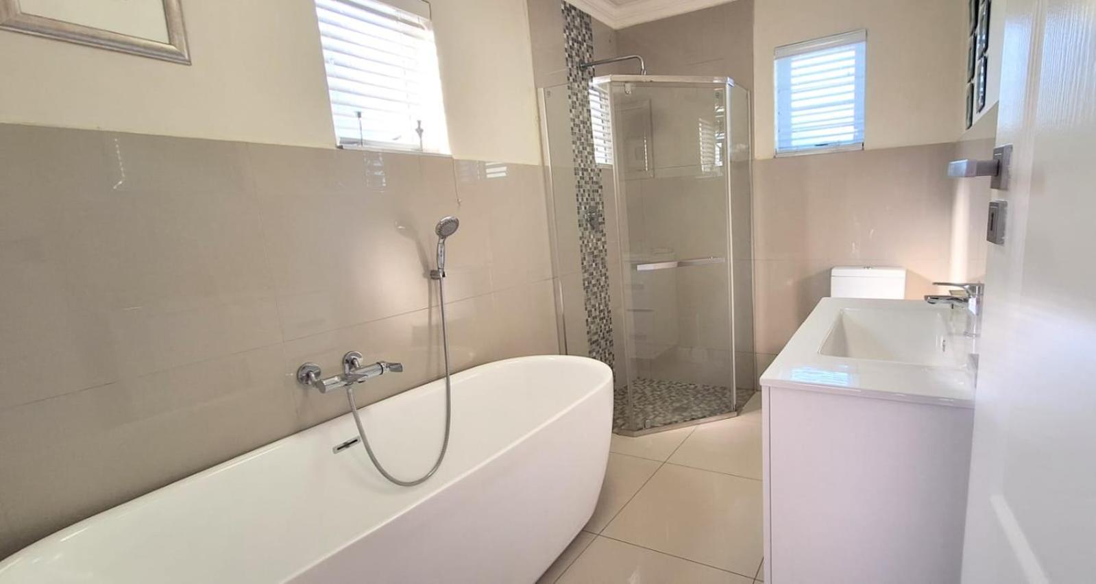 Luxury Retreat - Home-away-from-home Near The Holiday home Cape Town