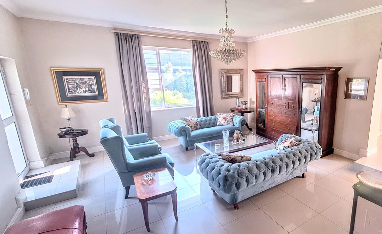 Luxury Retreat - Home-away-from-home Near The *