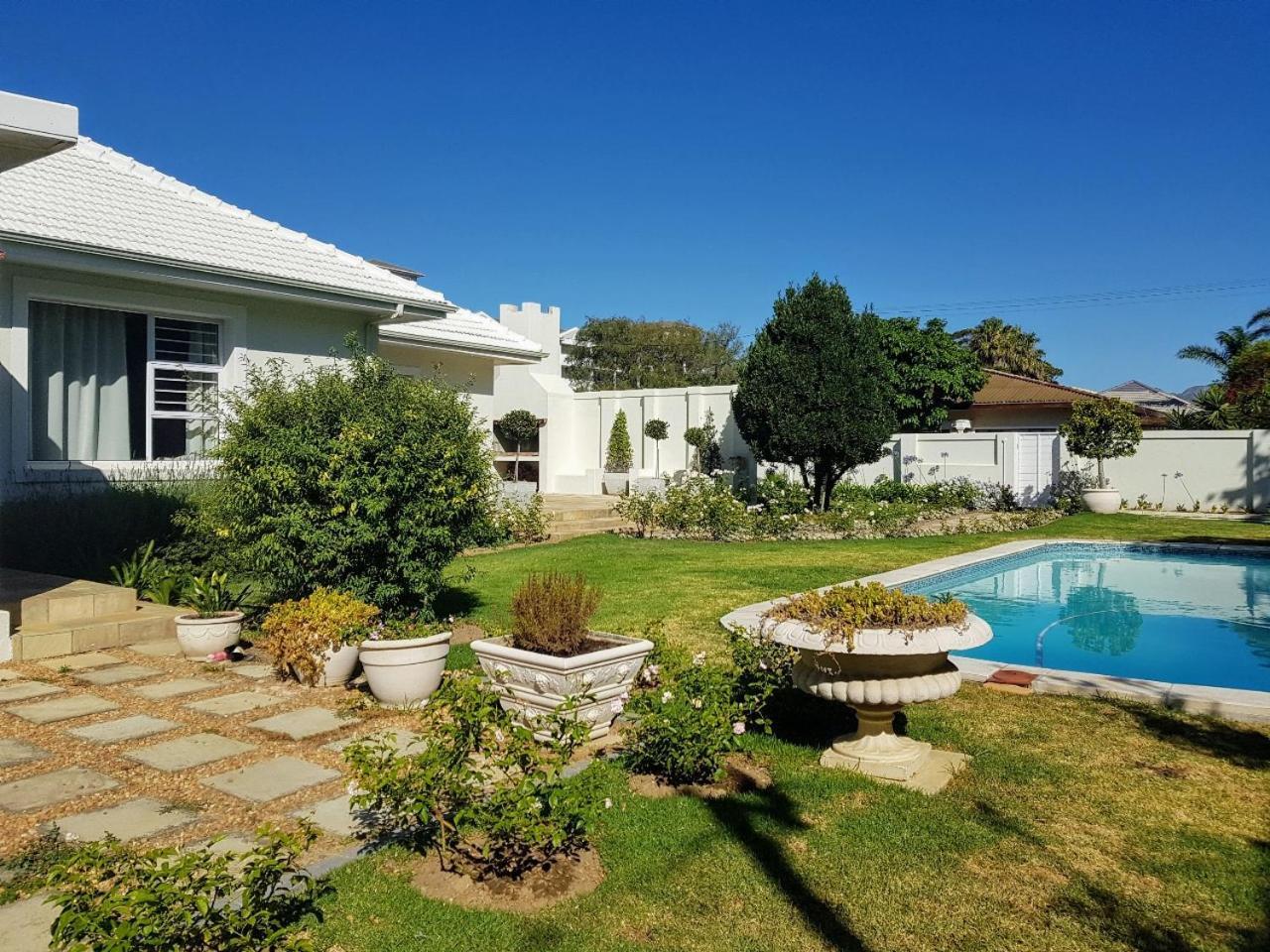 Luxury Retreat - Home-away-from-home Near The Holiday home Cape Town