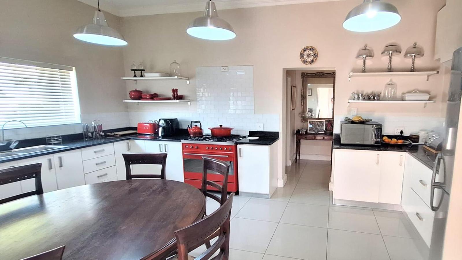 Luxury Retreat - Home-away-from-home Near The *